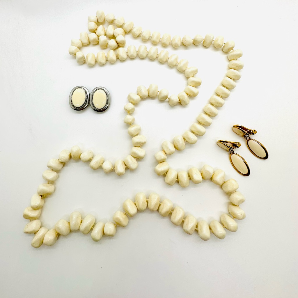 Vintage Cream Vintage Jewelry Lot